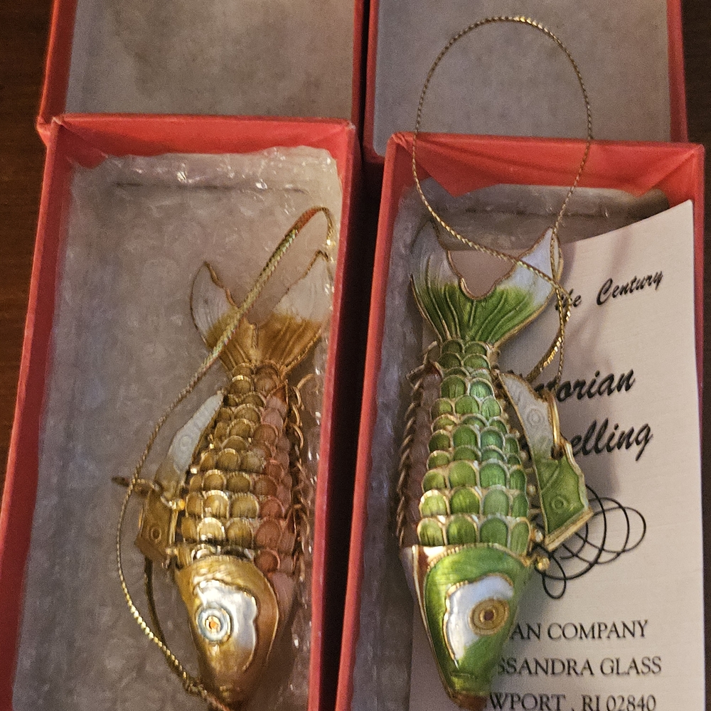 2 Cloisosonne Fish Ornaments Articulated Gold And Green Mint Condition
